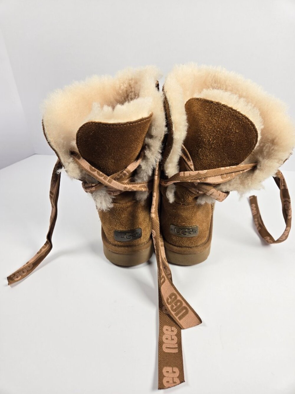 UGG Women's Bailey Bow II Boots Chestnut Suede Size 7